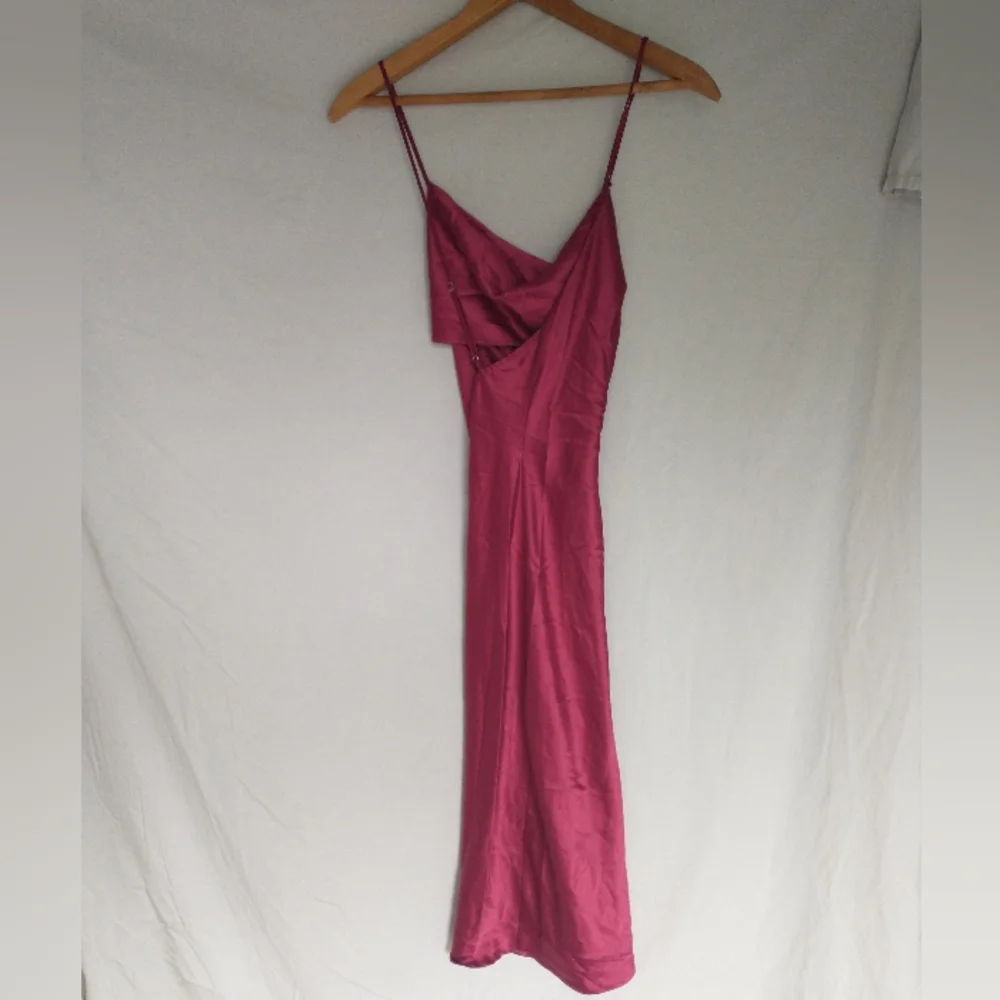 Women's Forever 21 burgundy spaghetti strap polyester dress with slit